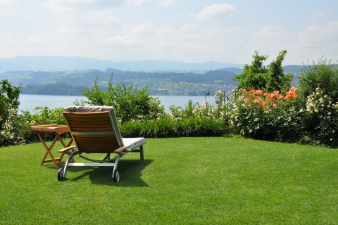 Grosser Garten mit Seesicht Zürichsee