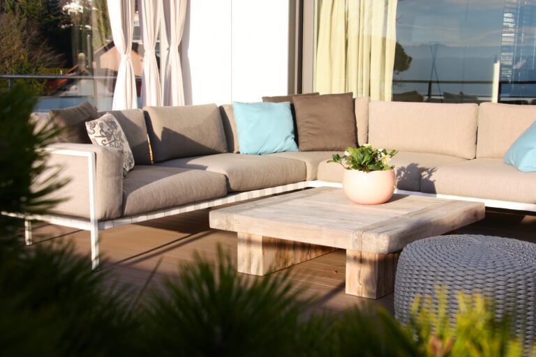 Terrasse und Terrassengestaltung Zürcher Oberland Gartenmöbel Lounge